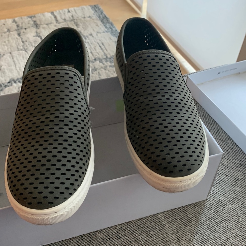 Steve Madden Eloise olive slip on flat sneaker size 8 and a half, worn once